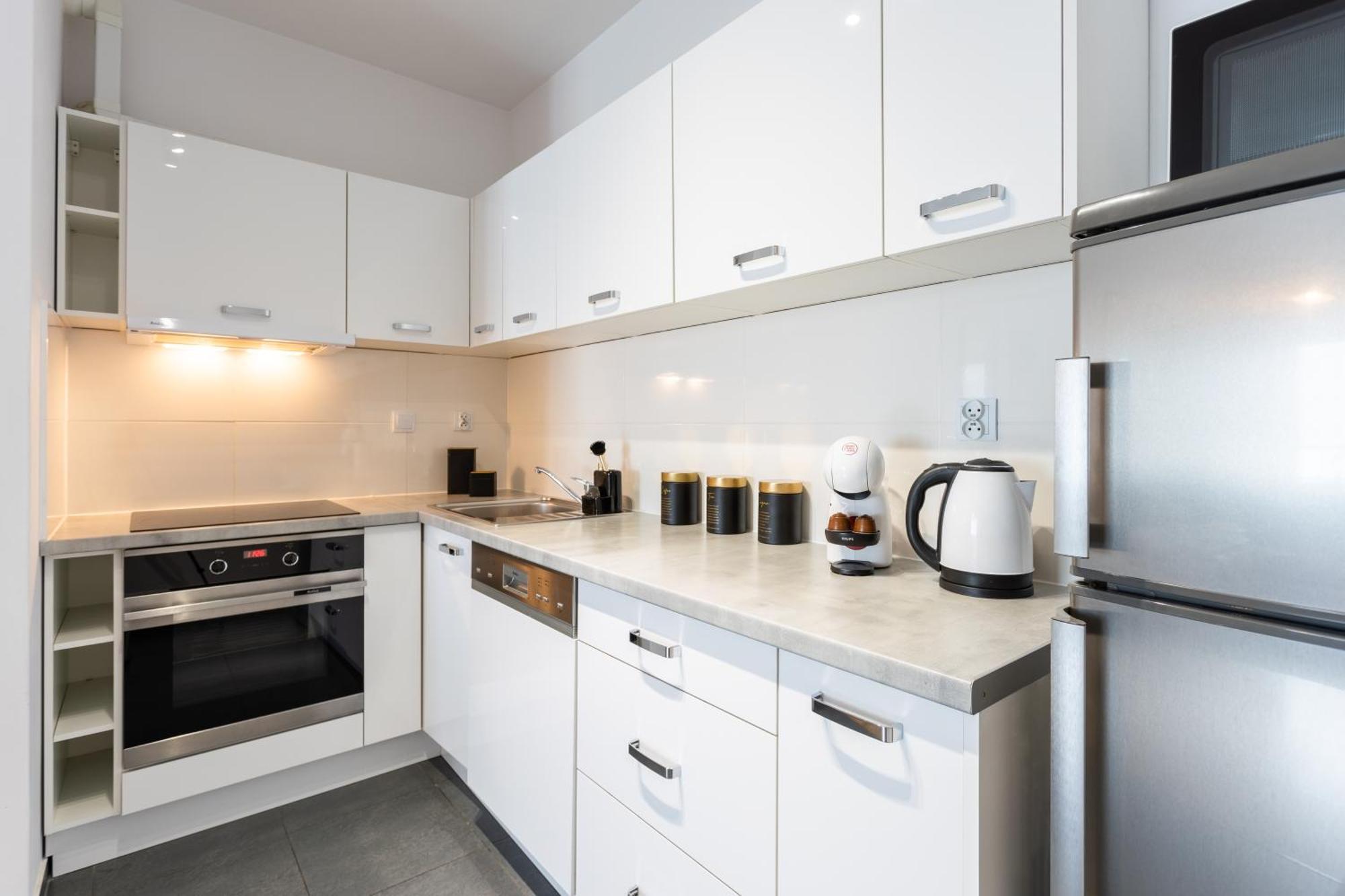Urban Chic - Pereca - Rondo Onz - Luxury Warsaw Stays - 14 People Zewnętrze zdjęcie