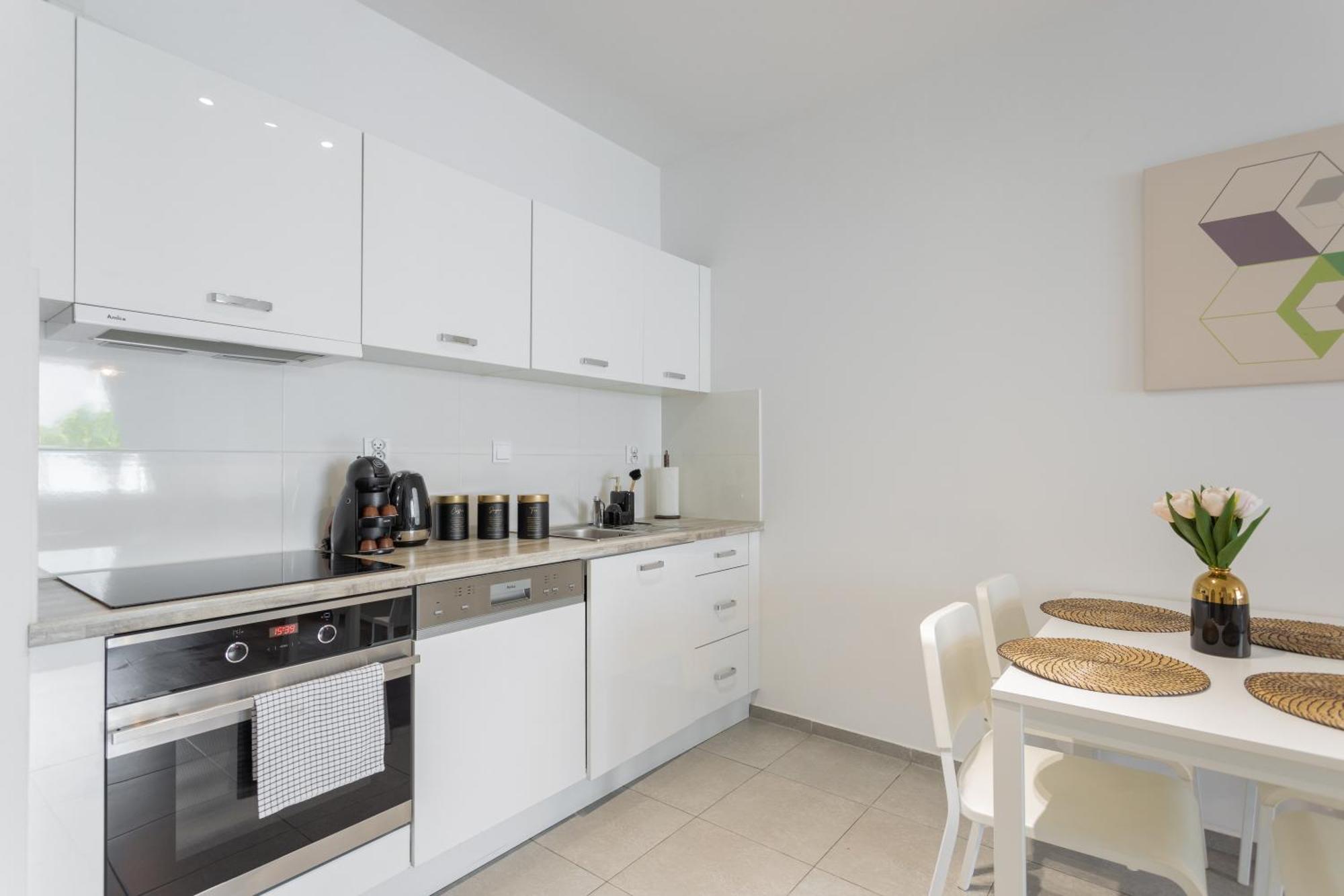 Urban Chic - Pereca - Rondo Onz - Luxury Warsaw Stays - 14 People Zewnętrze zdjęcie